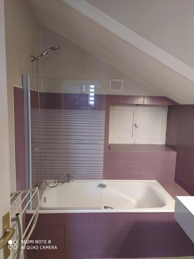 chambre meublée à louer Pouzauges Extérieur photo